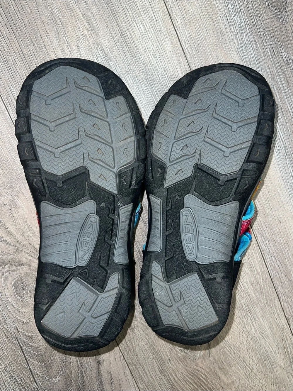 Keen Rainbow Tie Dye Newport Sandals Water Shoes Waterproof Big Kid Size 5